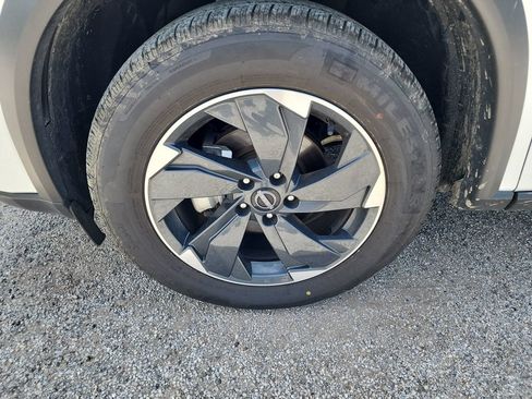 Used 2024 Nissan Rogue SV AWD/4WD image 11