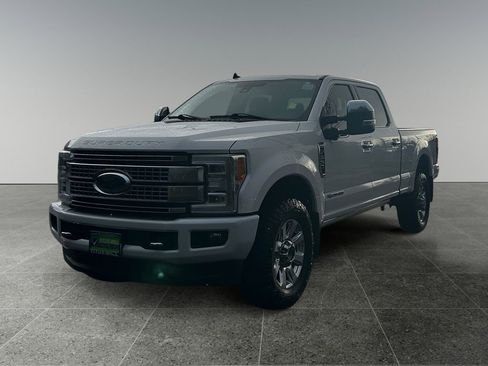 Used 2019 Ford F350 Platinum w/ Platinum Ultimate Package image 3
