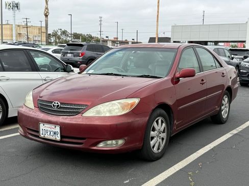 Used 2004 Toyota Camry XLE FWD image 3