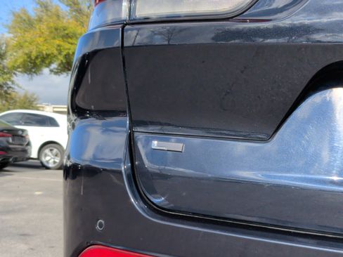 Used 2023 Jeep Grand Cherokee L Overland image 10