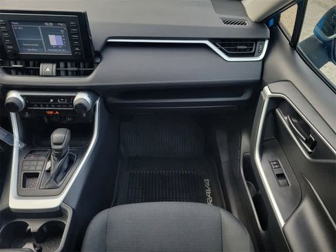 Used 2019 Toyota RAV4 LE image 15