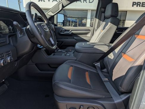 Used 2024 GMC Sierra 2500 AT4 w/ AT4 Premium Plus Package AWD/4WD image 27