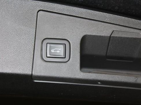 Certified 2023 Cadillac XT4 Luxury w/ Cold Weather Package FWD image 26
