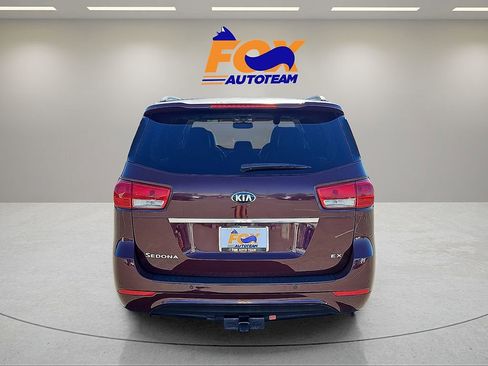 Used 2018 Kia Sedona EX image 4