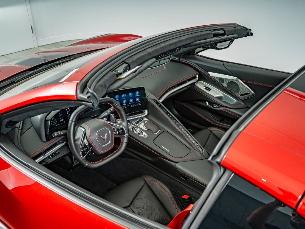 Used 2021 Chevrolet Corvette Stingray Premium Cpe w/ Z51 Performance Package RWD image 29