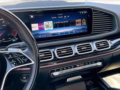 Used 2024 Mercedes-Benz GLS 450 4MATIC image 7