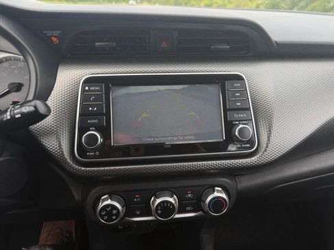 Used 2020 Nissan Kicks S FWD image 9