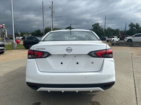 Used 2024 Nissan Versa S w/ Trunk Package image 4