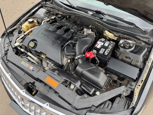 Used 2009 Lincoln MKZ image 23