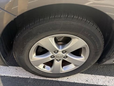 Used 2014 Toyota Sienna LE image 27