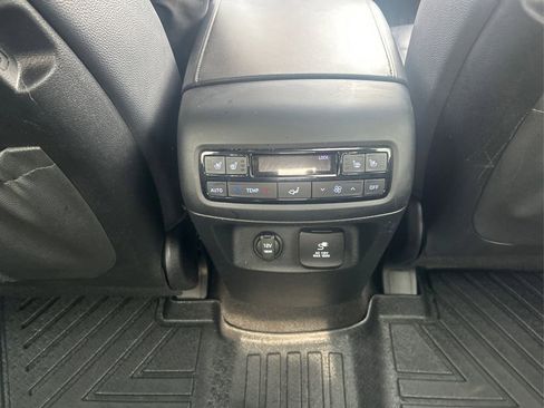Used 2024 Hyundai Palisade Limited AWD/4WD image 18