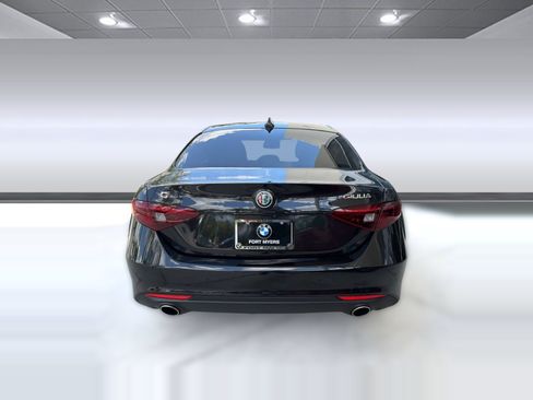Used 2020 Alfa Romeo Giulia Ti w/ Active Blind Spot Package AWD/4WD image 10