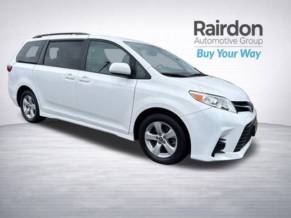 Used 2018 Toyota Sienna LE