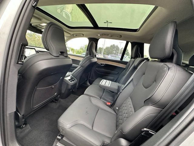 Used 2025 Volvo XC90 B6 Plus AWD/4WD image 38