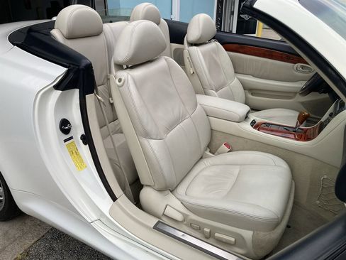 Used 2006 Lexus SC 430 Convertible RWD image 16