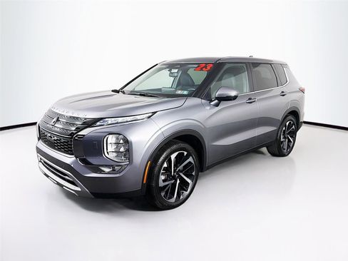 Used 2023 Mitsubishi Outlander SE AWD/4WD image 3