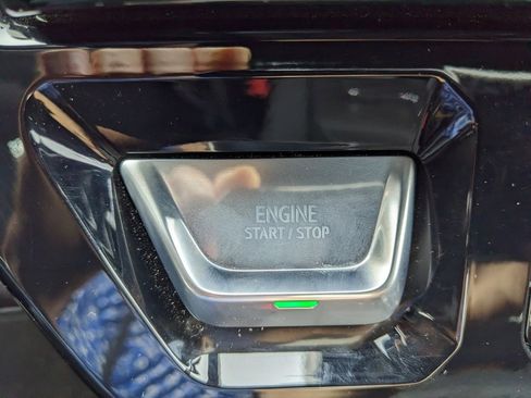 Used 2025 GMC Sierra 2500 AT4 image 34