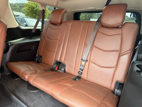 Used 2018 Cadillac Escalade ESV Premium Luxury AWD/4WD image 29