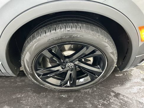 Certified 2024 Volkswagen Tiguan SE R-Line AWD/4WD image 8