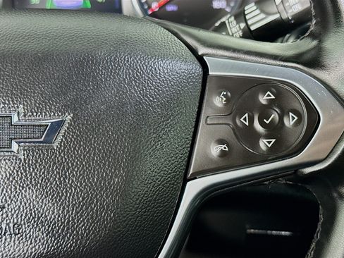 Used 2023 Chevrolet Traverse LT image 14