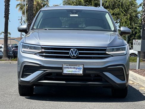 Used 2024 Volkswagen Tiguan SE image 9