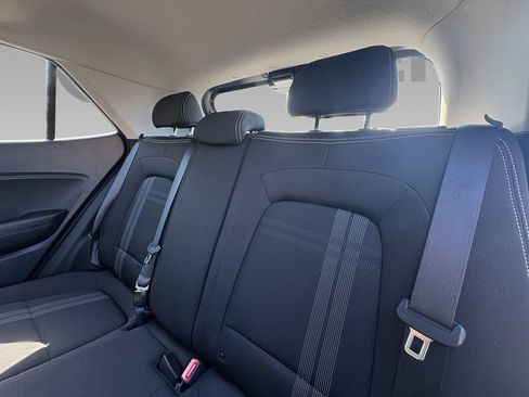 Used 2024 Hyundai Venue SEL image 3