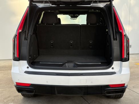 Used 2021 Cadillac Escalade Sport image 9