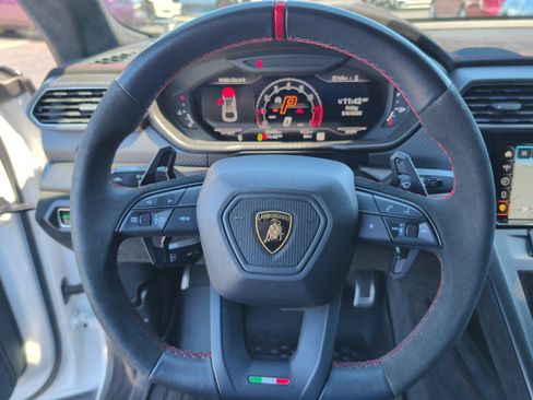 Used 2023 Lamborghini Urus Performante AWD/4WD image 18