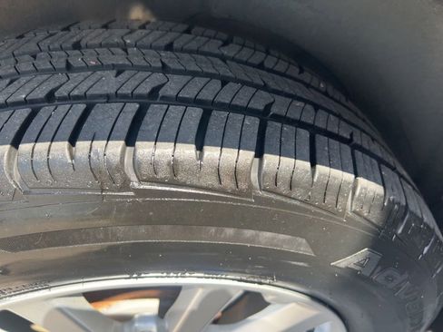 Used 2017 Nissan Rogue SV AWD/4WD image 43