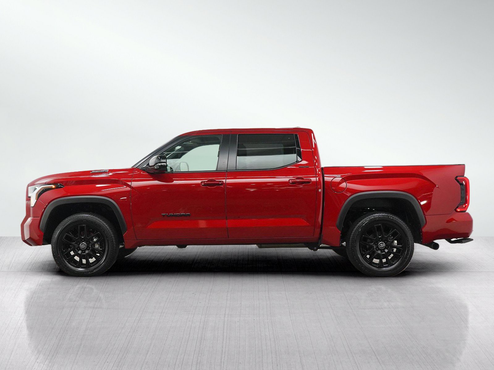Used 2025 Toyota Tundra Limited AWD/4WD image 2