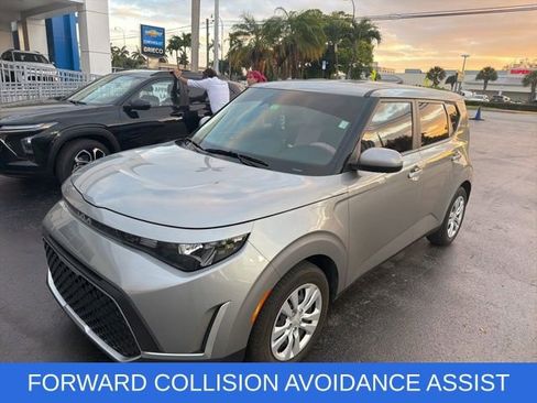 Used 2024 Kia Soul LX image 3