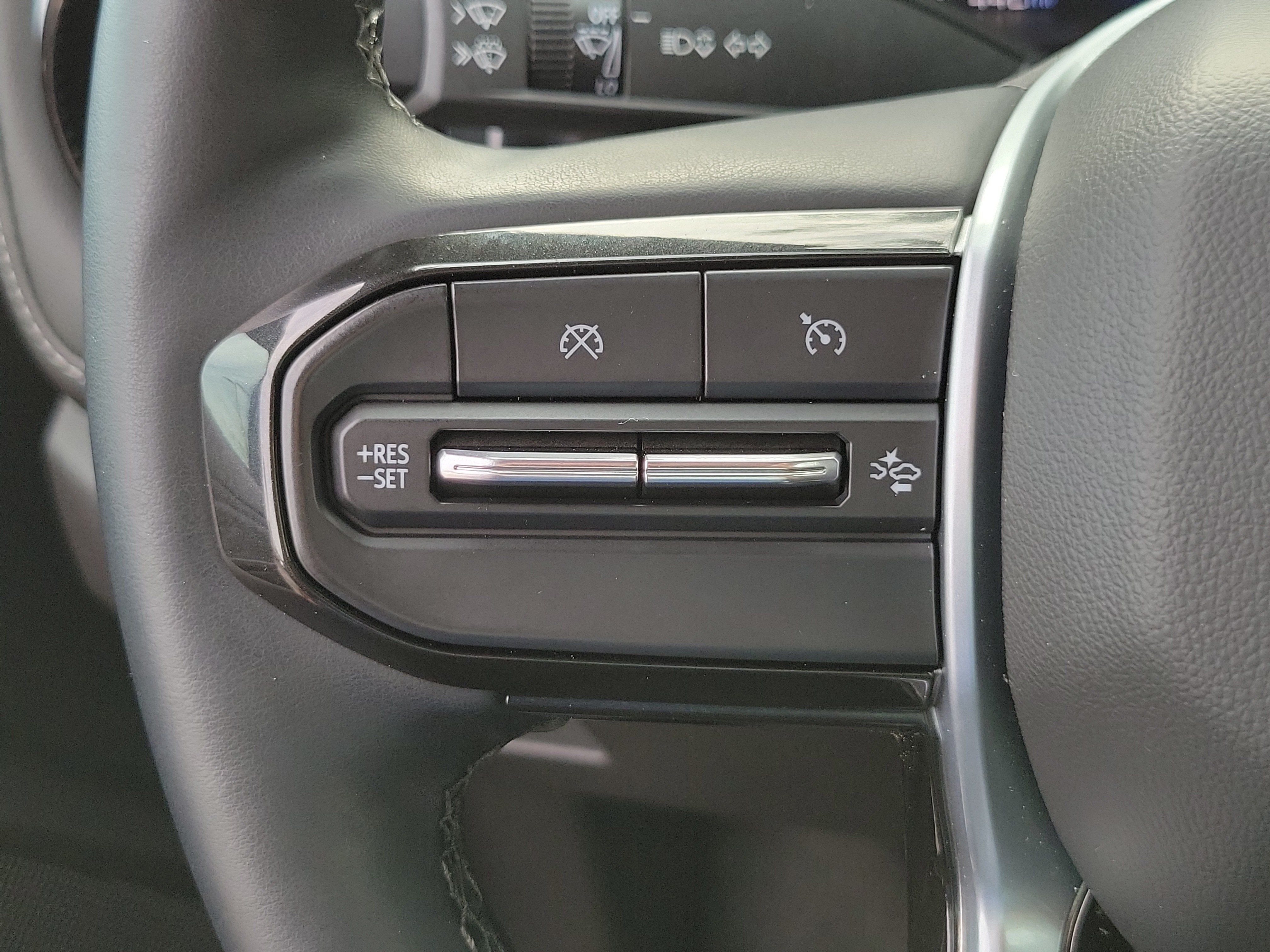 Used 2024 Chevrolet Colorado LT w/ LT Convenience Package III RWD image 27