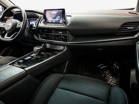 Used 2023 Nissan Rogue S image 10