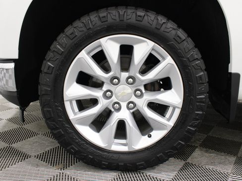 Used 2020 Chevrolet Silverado 1500 LTZ w/ LTZ Plus Package AWD/4WD image 35
