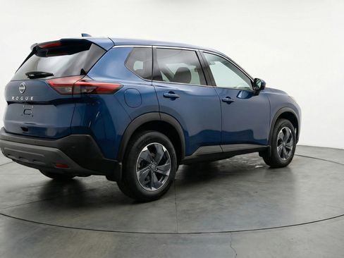 Used 2025 Nissan Rogue SV FWD image 9