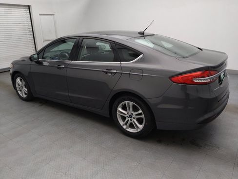 Used 2018 Ford Fusion SE w/ Fusion SE Technology Package image 3