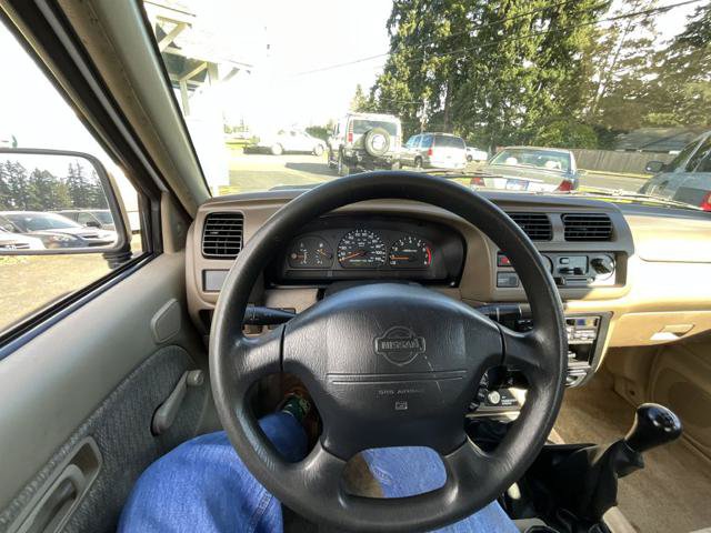 Used 1998 Nissan Frontier XE AWD/4WD image 11