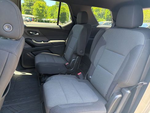 Used 2023 Chevrolet Traverse LT FWD image 25