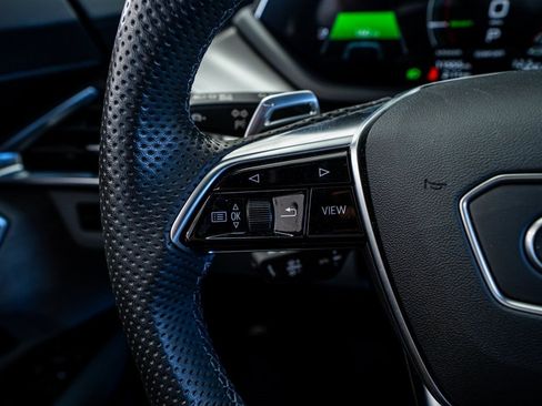 Used 2024 Audi e-tron GT Prestige image 41