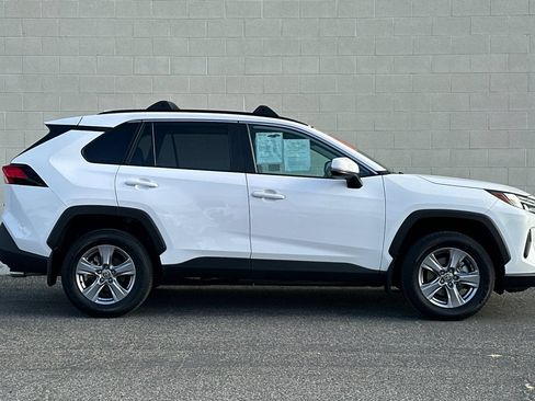 Used 2025 Toyota RAV4 XLE w/ Convenience Package FWD image 3