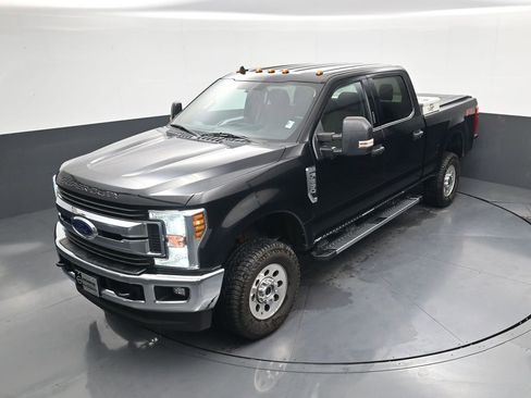 Used 2019 Ford F250 XLT w/ XLT Value Package image 28
