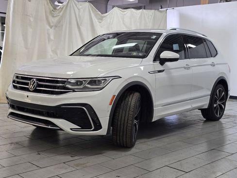 Used 2022 Volkswagen Tiguan SEL R-Line image 16