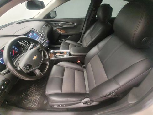 Used 2014 Chevrolet Impala LT w/ Convenience Package image 17