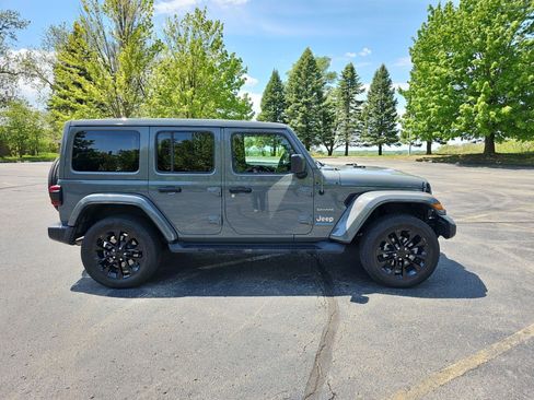 Used 2023 Jeep Wrangler Unlimited Sahara w/ Cold Weather Group AWD/4WD image 7