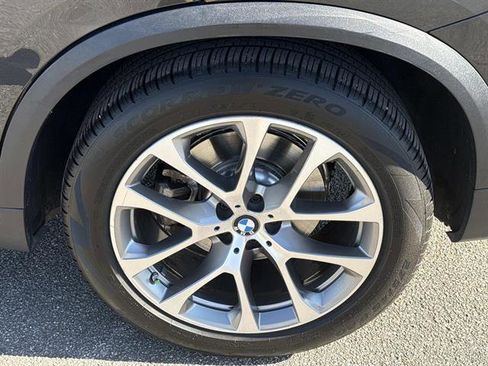 Used 2021 BMW X5 xDrive40i w/ Premium Package image 26