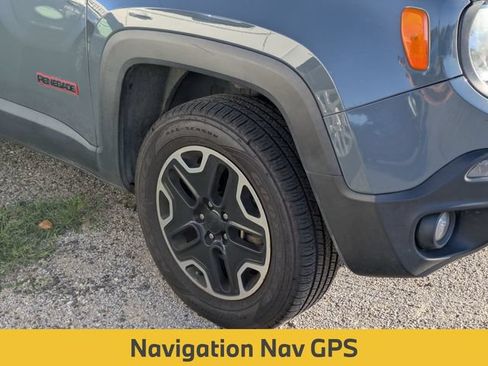 Used 2017 Jeep Renegade Trailhawk w/ Premium Trailhawk Package AWD/4WD image 5