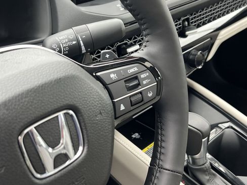Used 2025 Honda Accord Touring image 33