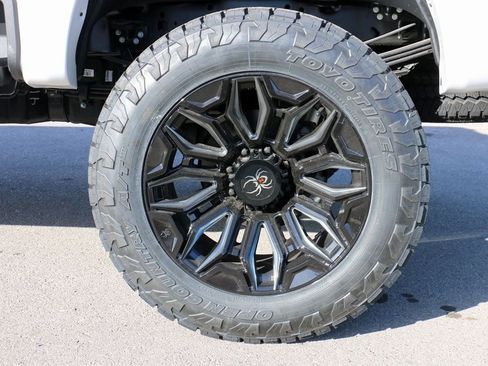 New 2026 Ford F250 Lariat w/ Black Appearance Package image 10