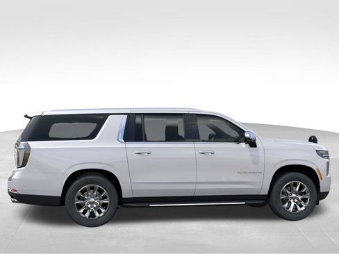 New 2025 Chevrolet Suburban Premier RWD image 5