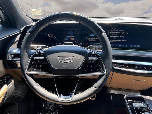 Certified 2025 Cadillac Lyriq Luxury w/ Nappa Leather Package AWD/4WD image 8